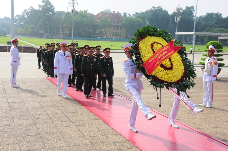 chu nhiem cuc chinh tri lao