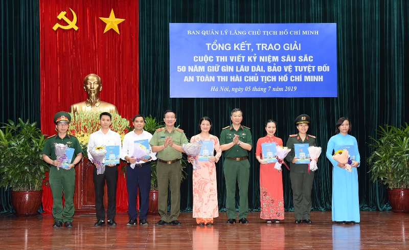 trao giai cuoc thi viet 2