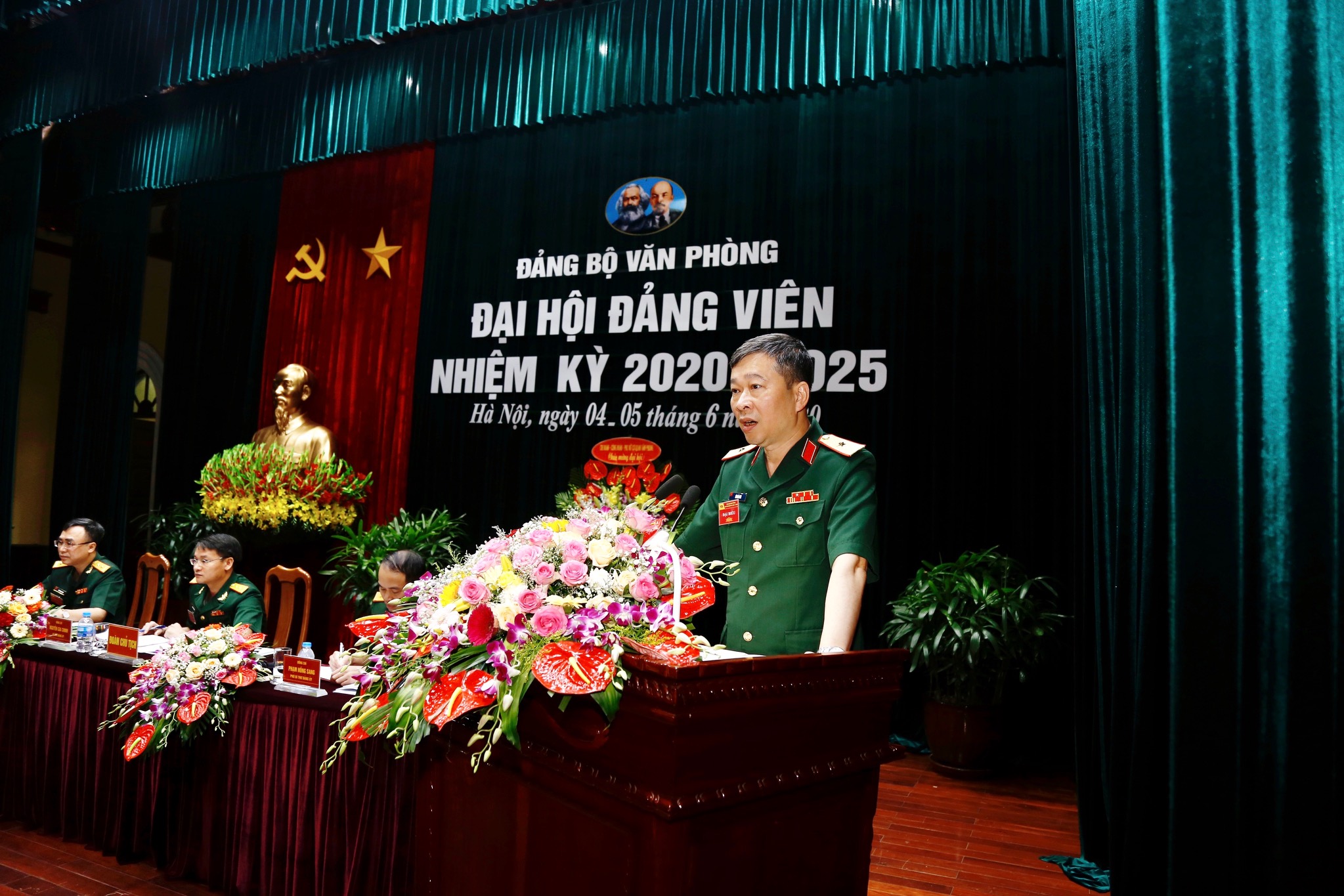 dai hoi van phong 2