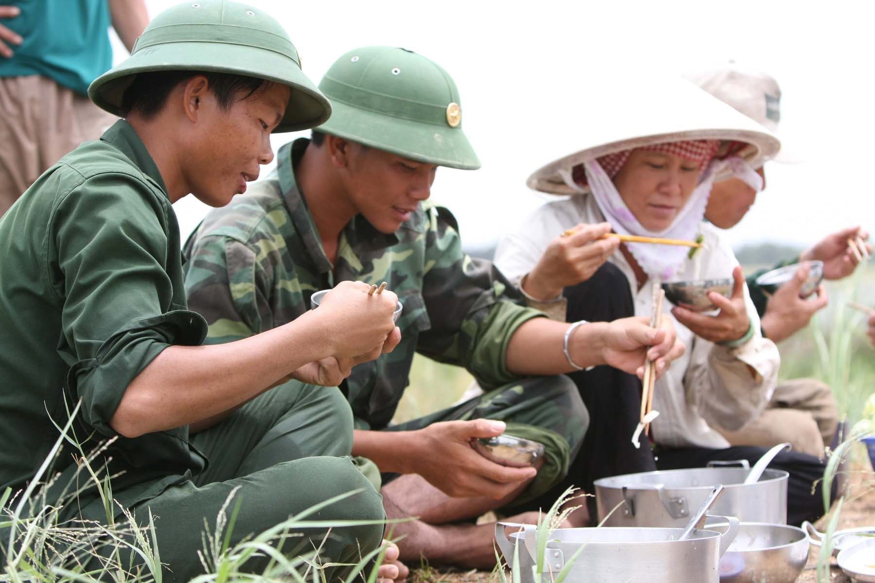 35 nam doi moi anh 4