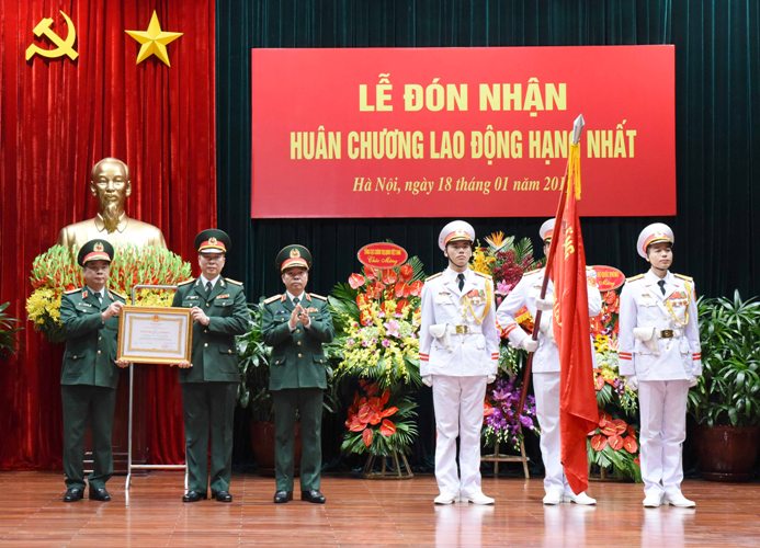 46 nam anh huan chuong