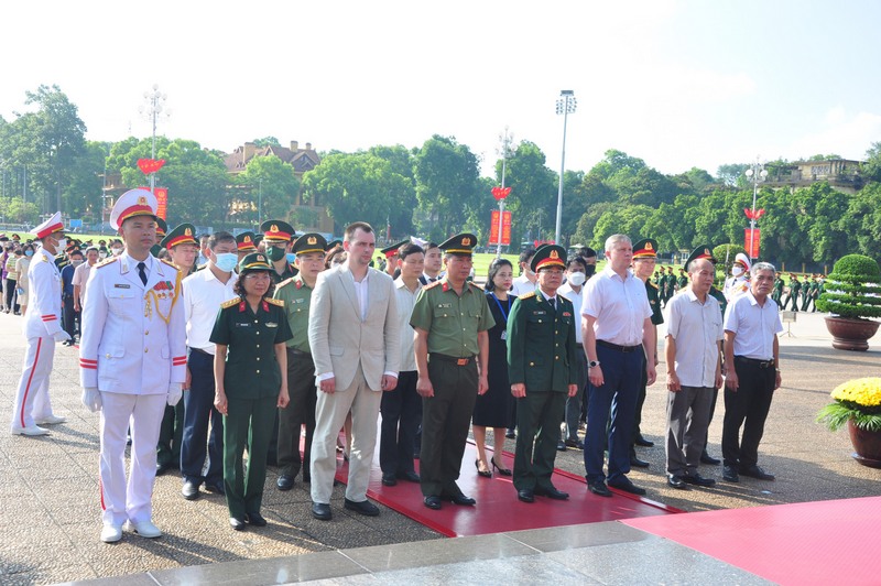 lang bac ban chi dao