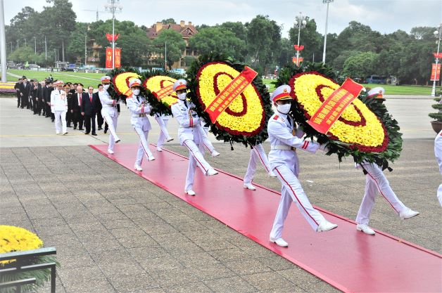 lanh dao dang 2 9 tin tong hop