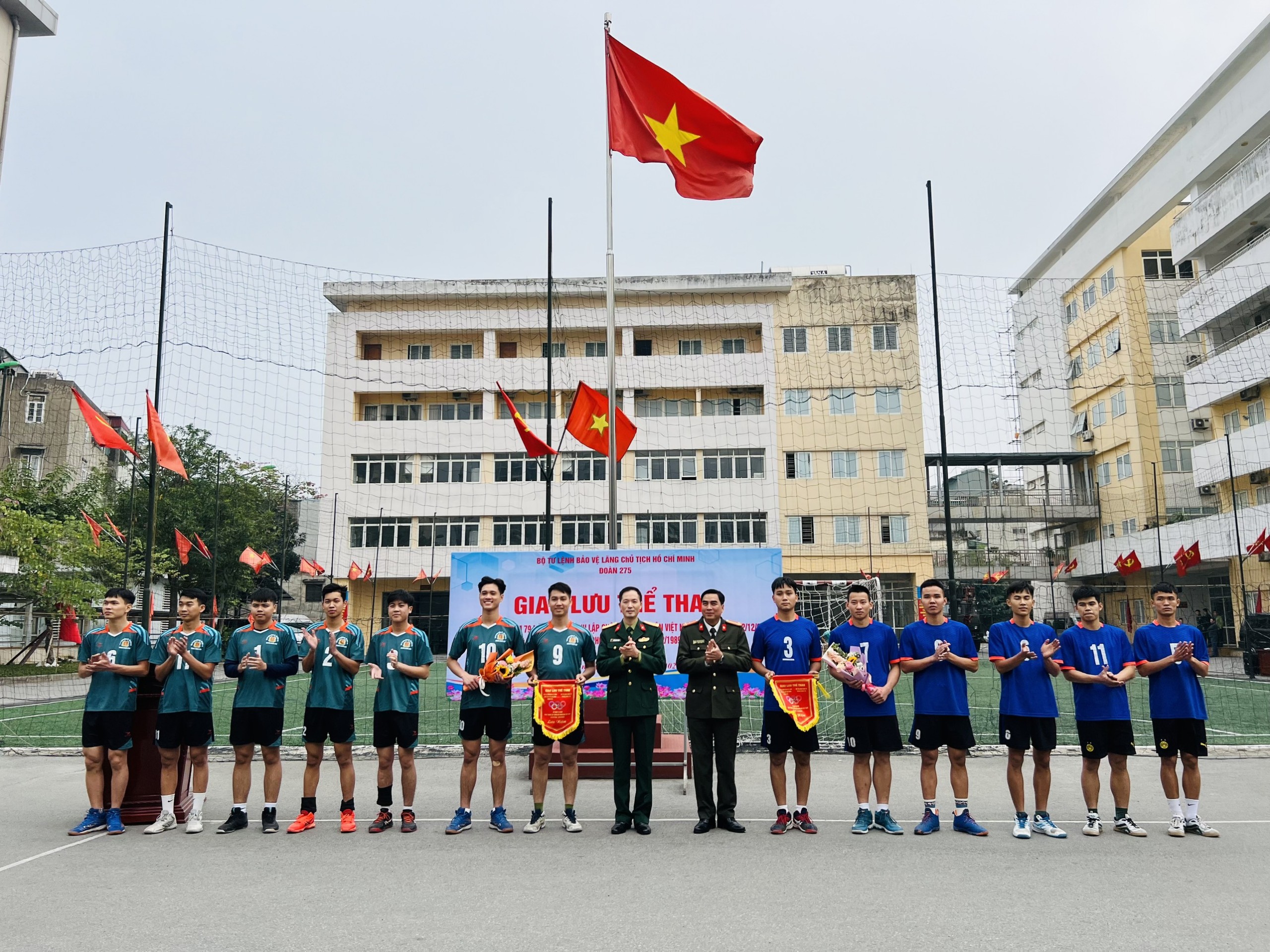 giao luu bong chuyen 2