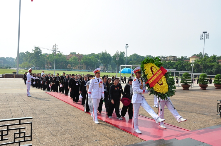 nu khang chien binh duong