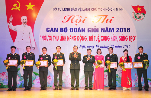 hoi-thi-can-bo-doan-10