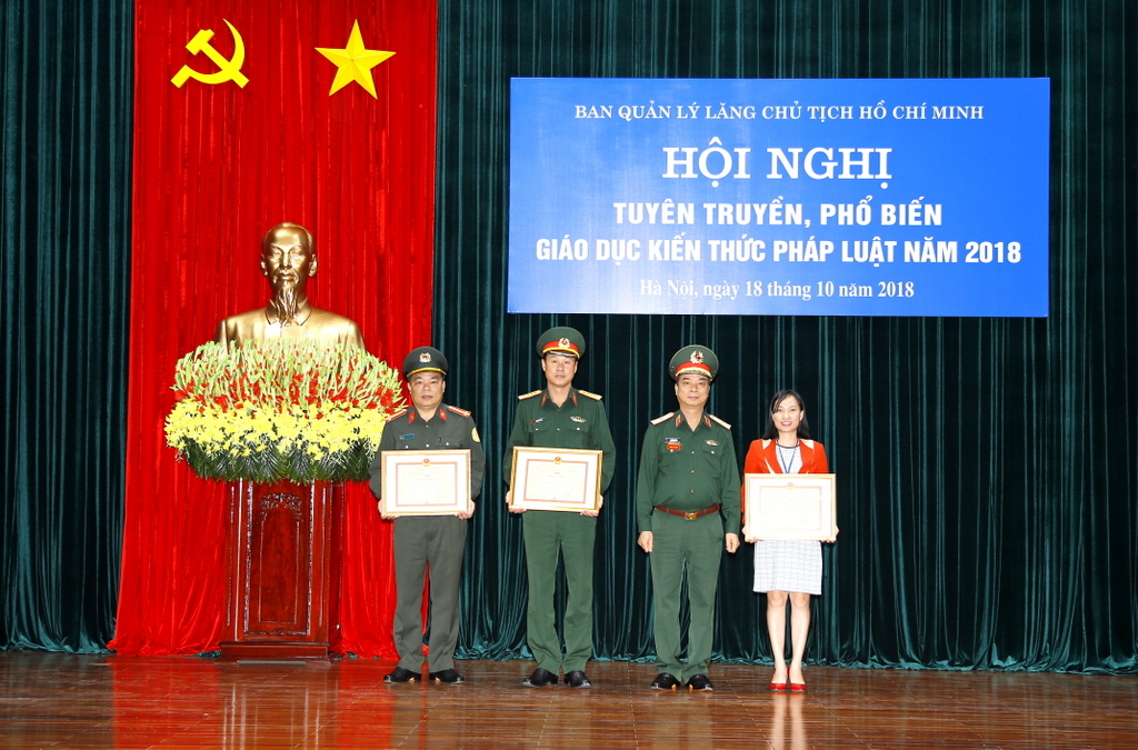 hoi nghi phap luat 4