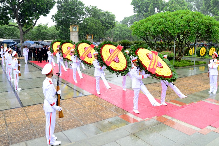 DTN.Lanh dao Dang