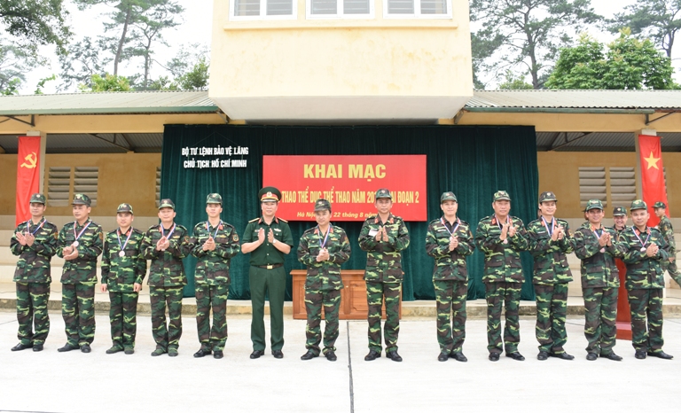 Khai mac hoi thao 2018 2