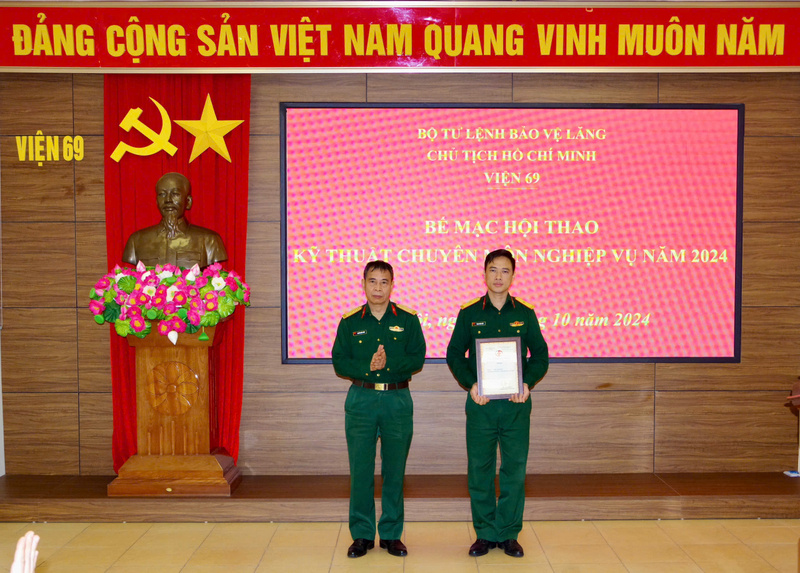 hoi thao vien 69 4