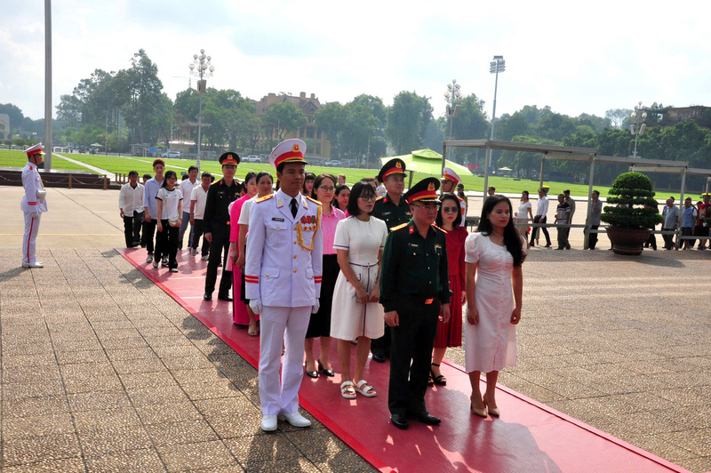 phu nu van phong dang hoa 2