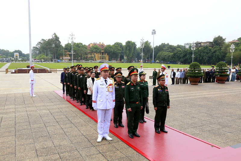 6 11 cong doan lao vao lang 2