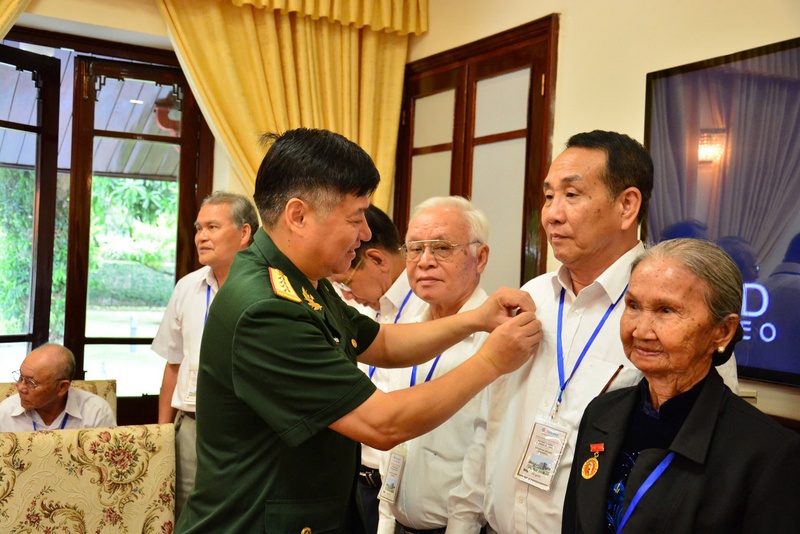 ncc binh dinh tang huy hieu