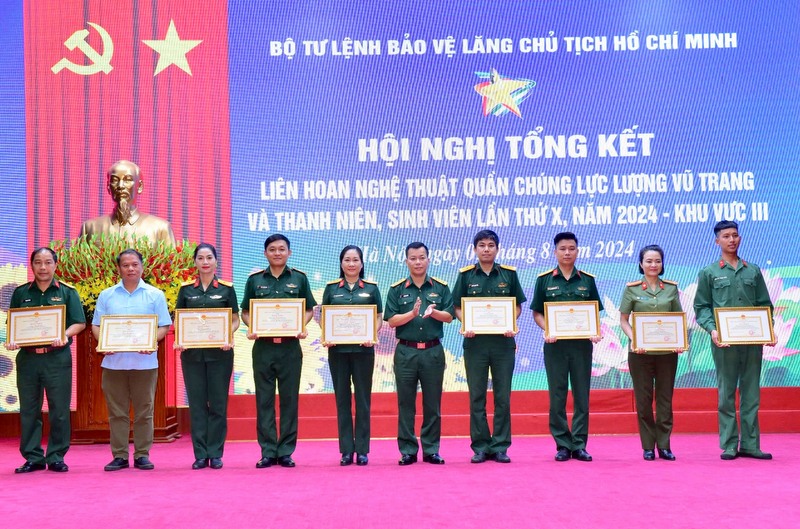 gap mat van nghe 5