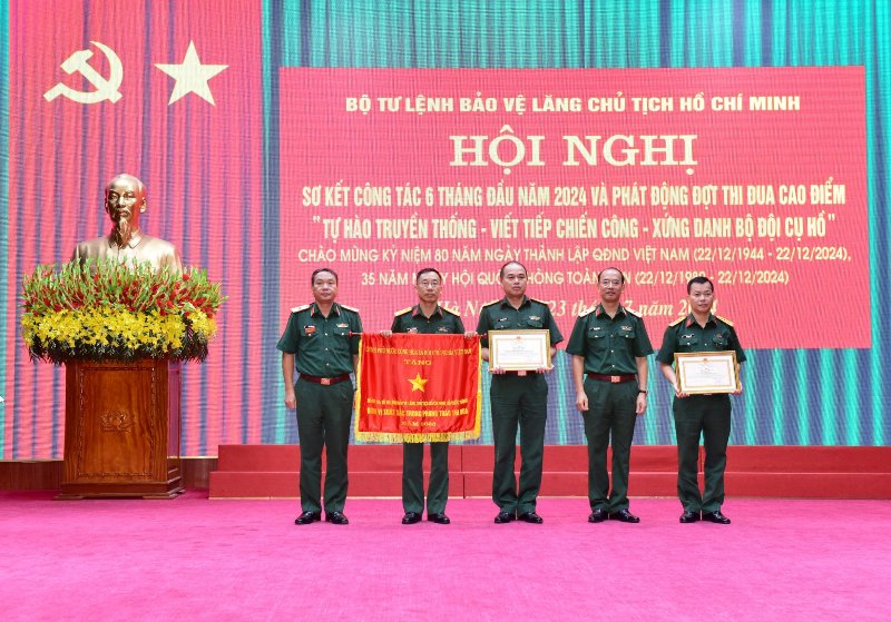 phong chinh tri 2