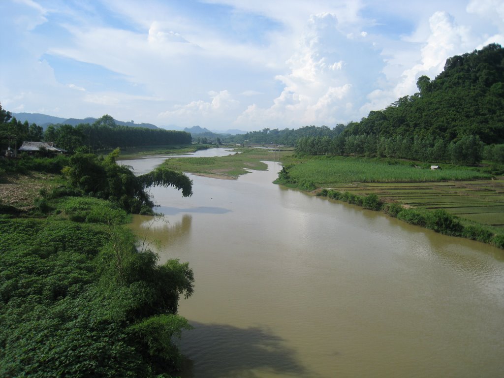 Nét thơ mộng trường tồn của dòng sông di sản chảy qua thành phố Huế | Báo  Dân trí