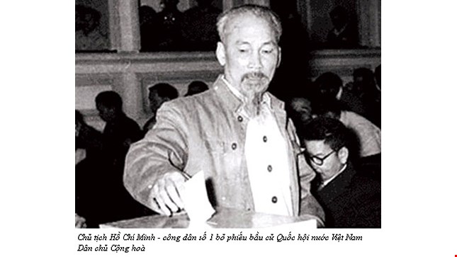 Chu-tich-ho-chi-minh-tiep-nhan-nhieu-cau-hoi