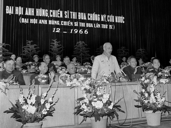 TU TUONG HO CHI MINH