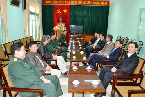 lam-viec-voi-vien-han-lam-bqllang.gov.vn