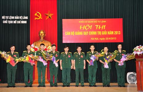 thi can bo chinh tri 2013