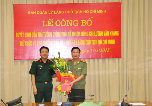 trao-quyet-dinh-pho-truong-ban-bqll-lang-2