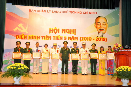 hoi-nghi-dien-hinh-tien-tien-2015-10