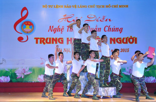 hoi-dien-van-nghe-quan-chung-bo-tu-lenh-2015-8