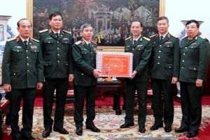 Đoàn cán bộ Tổng cục Chính trị thăm và chúc Tết cán bộ, nhân viên, chiến sỹ Bộ Tư lệnh Bảo vệ Lăng Chủ tịch Hồ Chí Minh