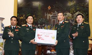 Đoàn Bộ Tổng Tham mưu Quân đội nhân dân Việt Nam viếng Chủ tịch Hồ Chí Minh và thăm chúc tết Bộ Tư lệnh Bảo vệ Lăng