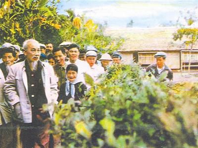 Gia đình với việc hình thành chủ nghĩa yêu nước Hồ Chí Minh