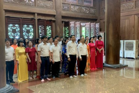 Vụ Thanh tra - Kiểm tra, Bảo hiểm xã hội Việt Nam dâng hương tưởng niệm Chủ tịch Hồ Chí Minh