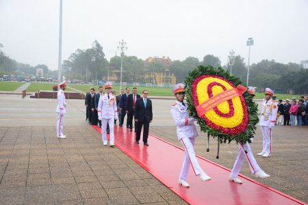 Bộ trưởng Bộ Ngoại giao nước Cộng hòa Cuba Bruno Rodríguez Parrilla  vào Lăng viếng Chủ tịch Hồ Chí Minh