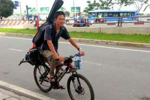 Đạp xe tới Bến cảng Sài Gòn báo công dâng Bác sau khi thi đỗ đại học