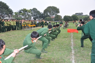 Giao luu truong chinh tri. keo co